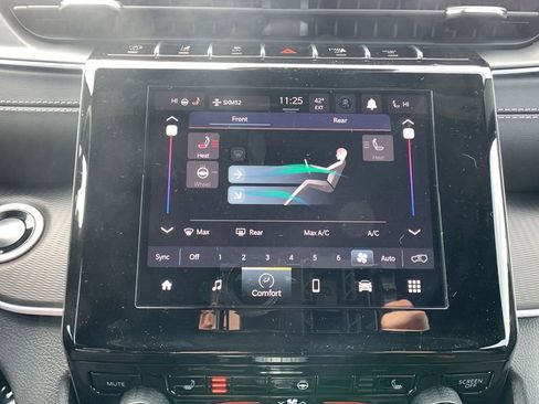 New 2025 Jeep Grand Cherokee L Altitude image 20