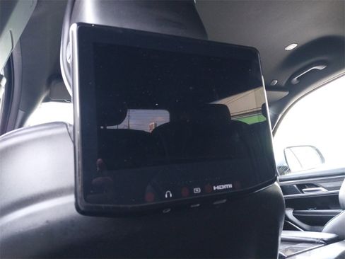 Used 2022 Jeep Wagoneer Series III w/ Rear Seat Video Group 1 image 15