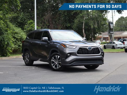 Used 2021 Toyota Highlander XLE AWD/4WD image 1