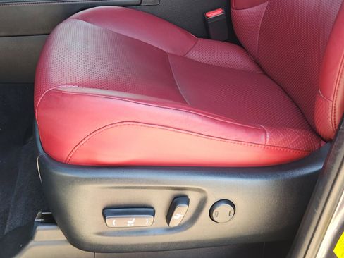 Used 2022 Lexus GX 460 Luxury w/ Off Road Package image 10