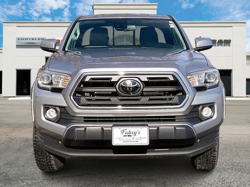Used 2018 Toyota Tacoma SR5 image 3