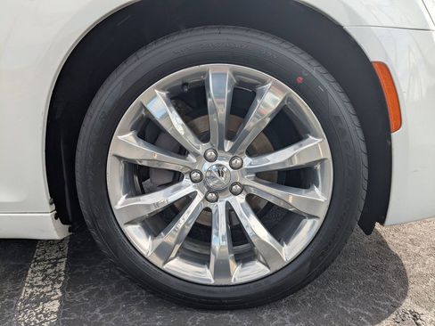 Used 2019 Chrysler 300 Limited image 11