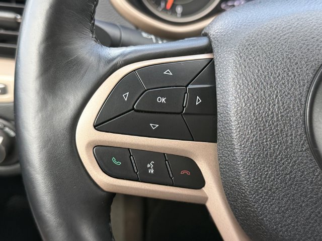 Used 2017 Jeep Cherokee Limited AWD/4WD image 18