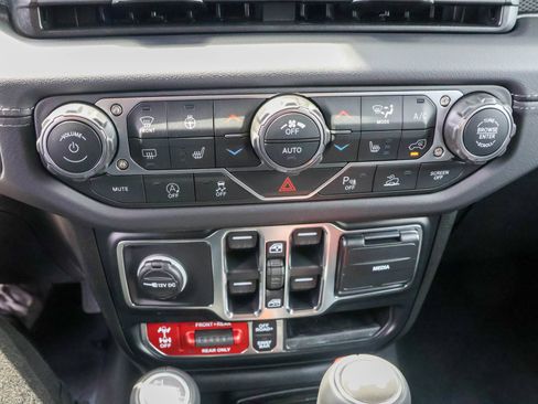 New 2026 Jeep Wrangler Unlimited Rubicon AWD/4WD image 22