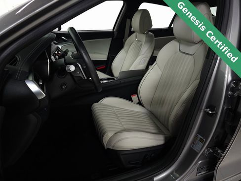 Used 2025 Genesis G70 2.5T w/ Sport Prestige Package image 17
