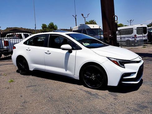 Used 2023 Toyota Corolla SE w/ SE Premium Package FWD image 10