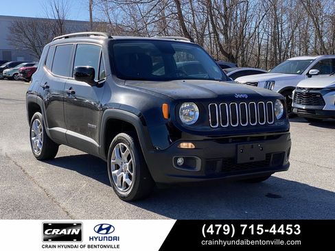 Used 2017 Jeep Renegade Latitude image 1