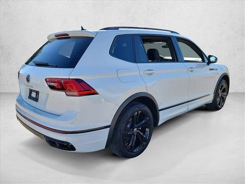 Used 2023 Volkswagen Tiguan SE R-Line image 5