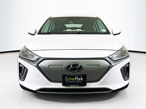 Used 2020 Hyundai Ioniq SE image 2