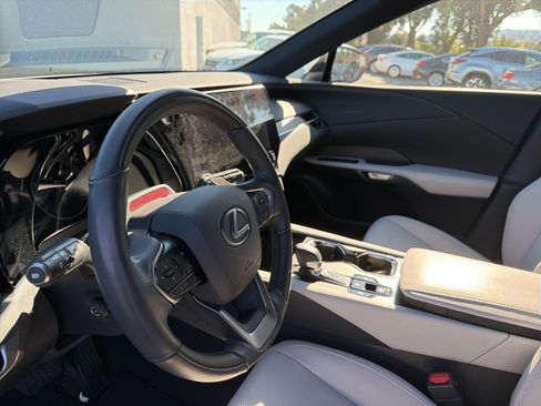 Used 2023 Lexus RX 350 Premium image 11
