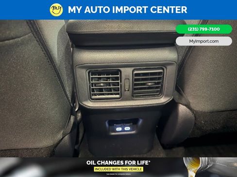 Used 2025 Toyota RAV4 XLE AWD/4WD image 24
