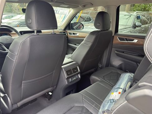 New 2026 Volkswagen Atlas SE image 30