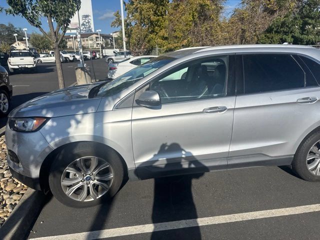 Used 2019 Ford Edge Titanium FWD image 23
