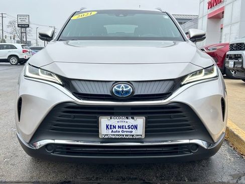 Used 2021 Toyota Venza XLE w/ Softex Package image 2