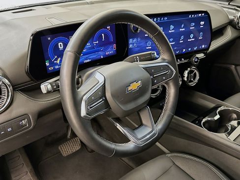 Used 2024 Chevrolet Blazer EV LT AWD/4WD image 18