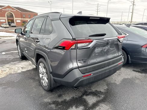 Used 2023 Toyota RAV4 XLE Premium image 6