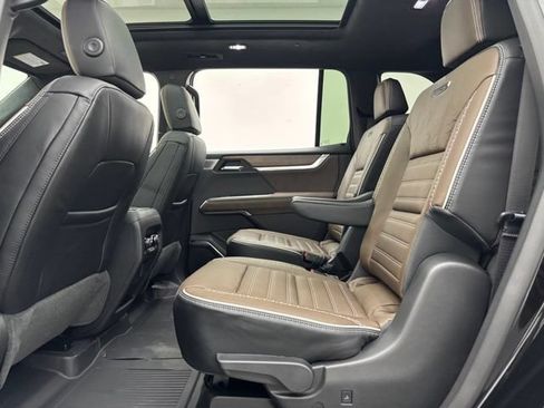 New 2026 GMC Acadia Denali Ultimate w/ LPO, Floor Liner Package AWD/4WD image 46