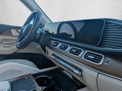 Certified 2025 Mercedes-Benz GLE 450 4MATIC image 21