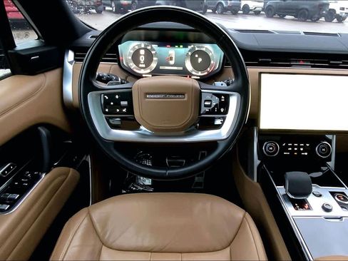 Used 2023 Land Rover Range Rover SE image 6
