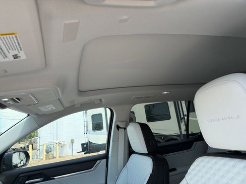 New 2026 GMC Acadia Denali w/ Super Cruise Package FWD image 15