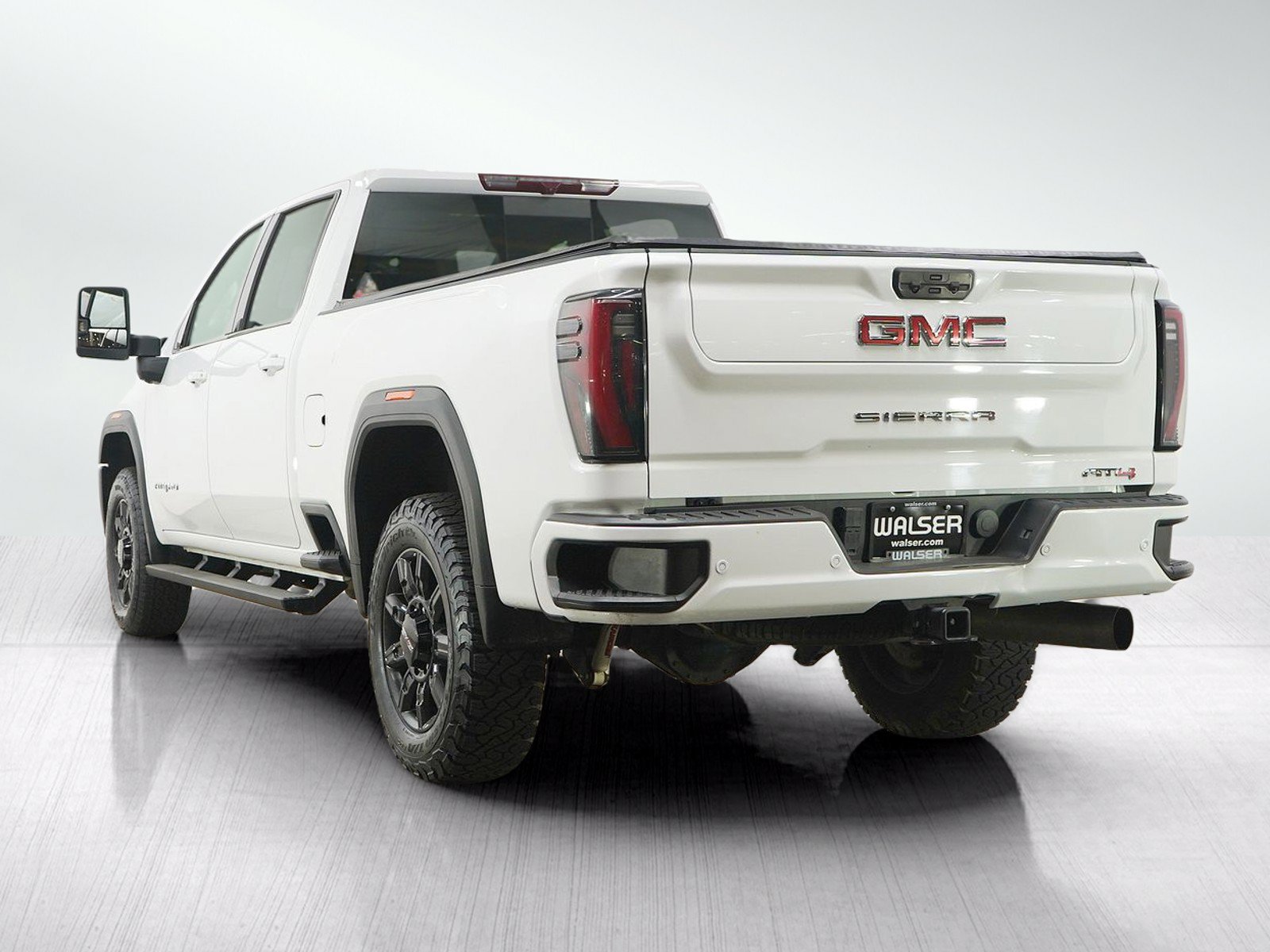 Used 2024 GMC Sierra 2500 AT4 w/ AT4 Preferred Package AWD/4WD image 3