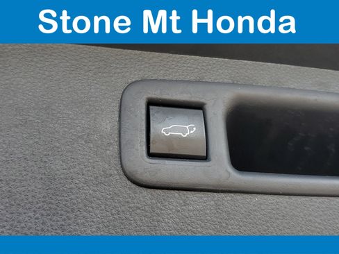 Used 2021 Toyota Highlander LE image 10