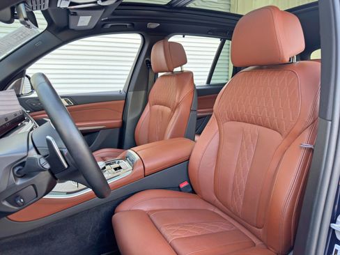 Used 2025 BMW X5 M60i AWD/4WD image 45