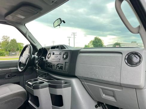 Used 2011 Ford E-150 and Econoline 150 w/ PWR Group RWD image 15