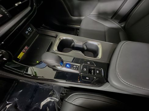 Used 2025 Lexus NX 250 FWD w/ Towing Package (2000 Lbs) image 25