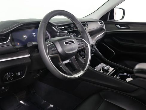 Used 2023 Jeep Grand Cherokee Limited AWD/4WD image 32