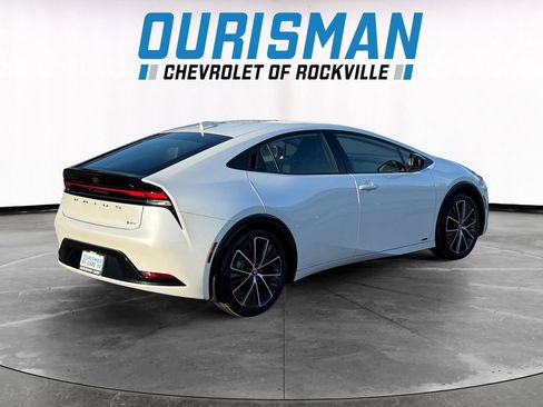 Used 2025 Toyota Prius XLE image 6