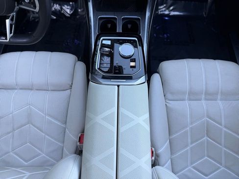 Used 2023 BMW 760i xDrive w/ Executive Package image 47