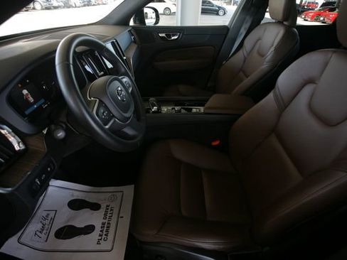 Used 2022 Volvo XC60 T8 Inscription Expression w/ Advanced Package image 8