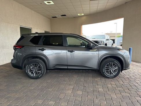 Used 2024 Nissan Rogue S image 6