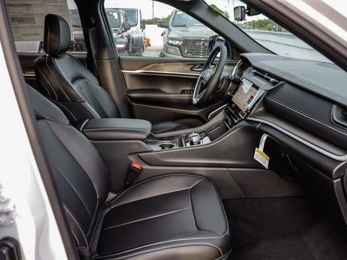 New 2026 Jeep Grand Cherokee Limited AWD/4WD image 21