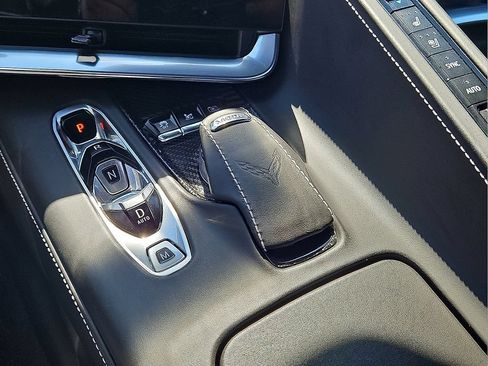 Used 2022 Chevrolet Corvette Stingray Premium Conv w/ Z51 Performance Package RWD image 25