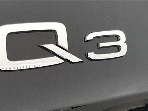 Used 2025 Audi Q3 2.0T Premium w/ Convenience Package image 32