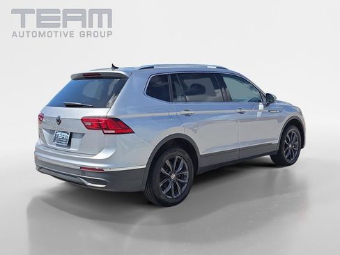 Used 2024 Volkswagen Tiguan SE FWD image 7
