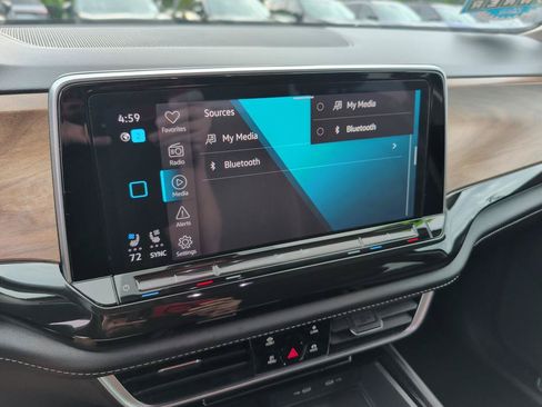 Used 2025 Volkswagen Atlas SE FWD image 24