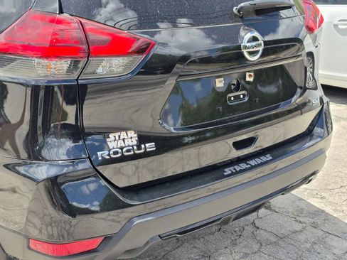 Used 2017 Nissan Rogue SV FWD image 7