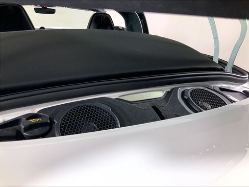 Certified 2024 Porsche 911 Targa 4 AWD/4WD image 24