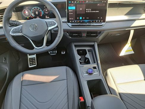 New 2026 Volkswagen Tiguan SE R-Line FWD image 20