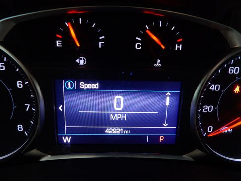 Used 2024 GMC Terrain SLE AWD/4WD image 30