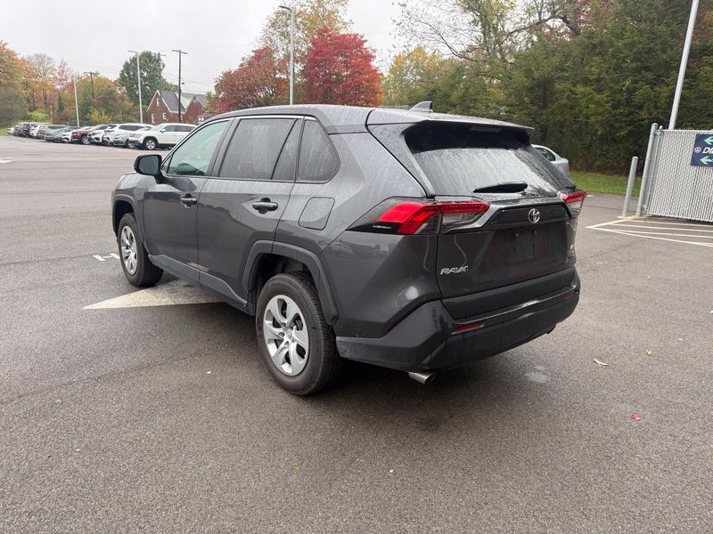 Used 2022 Toyota RAV4 LE FWD image 13
