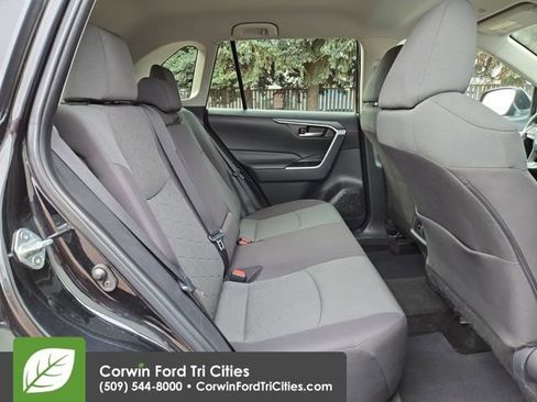 Used 2023 Toyota RAV4 XLE image 33