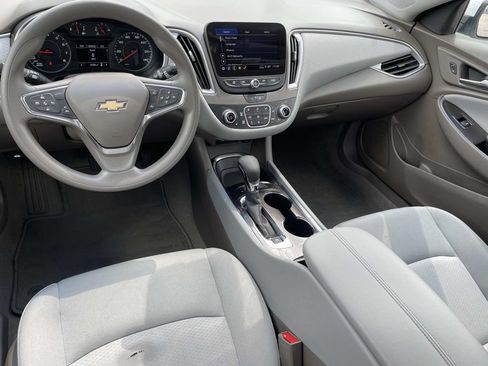Used 2025 Chevrolet Malibu LT FWD image 15