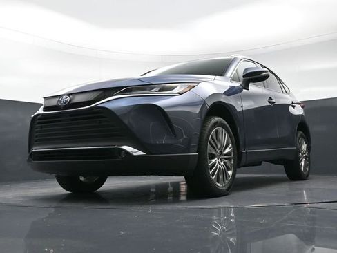 Used 2024 Toyota Venza XLE AWD/4WD image 33