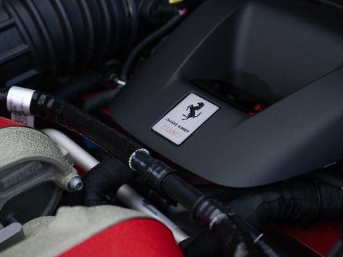 Used 2025 Ferrari Purosangue AWD/4WD image 15