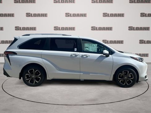 New 2026 Toyota Sienna Platinum image 6