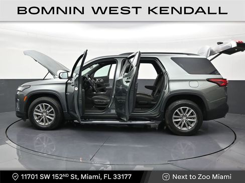 Used 2022 Chevrolet Traverse LT image 29